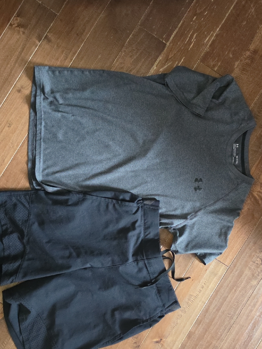 Under Armour Charcoal Gray Tee with Black Training Shorts
